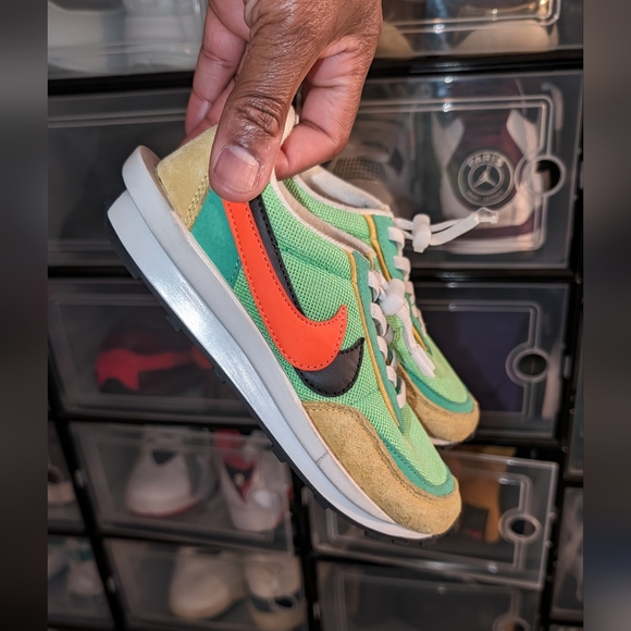 Nike's (Sz 1) - Picture 2 of 16